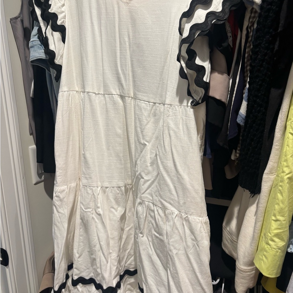 Amazon Women's Maxi Dress - White with Black Accents